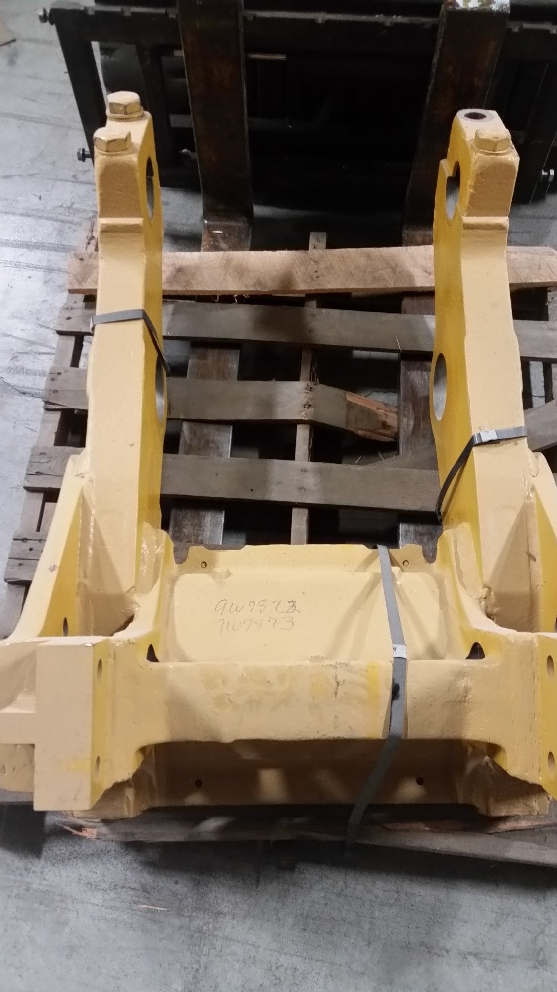 9W7873 BOGIE A REBUILT CAT — Equipment Parts